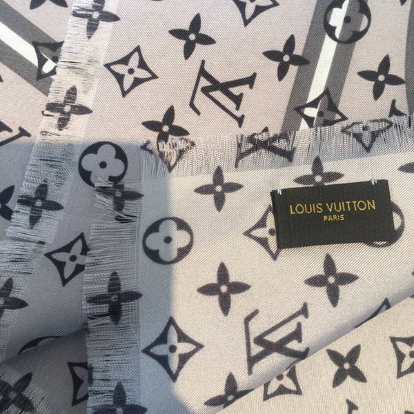 Louis Vuitton Scarf LVC00536